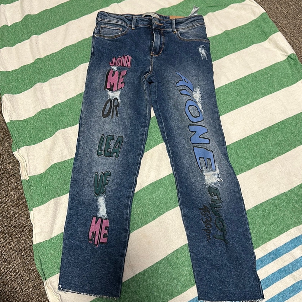 Graphic straight leg blue jeans. Zara kids